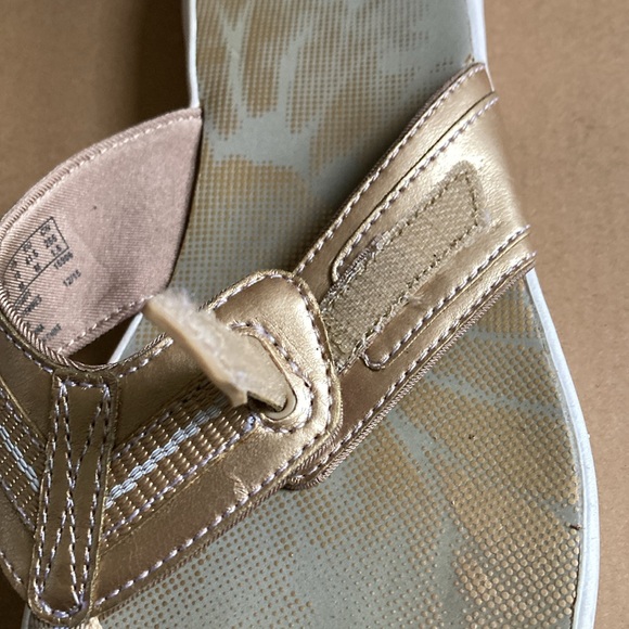 Clarks Women's Gold Sandals - Picture 6 of 6